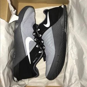 Brand New Women’s Nike Metcon 2 Size 7.5